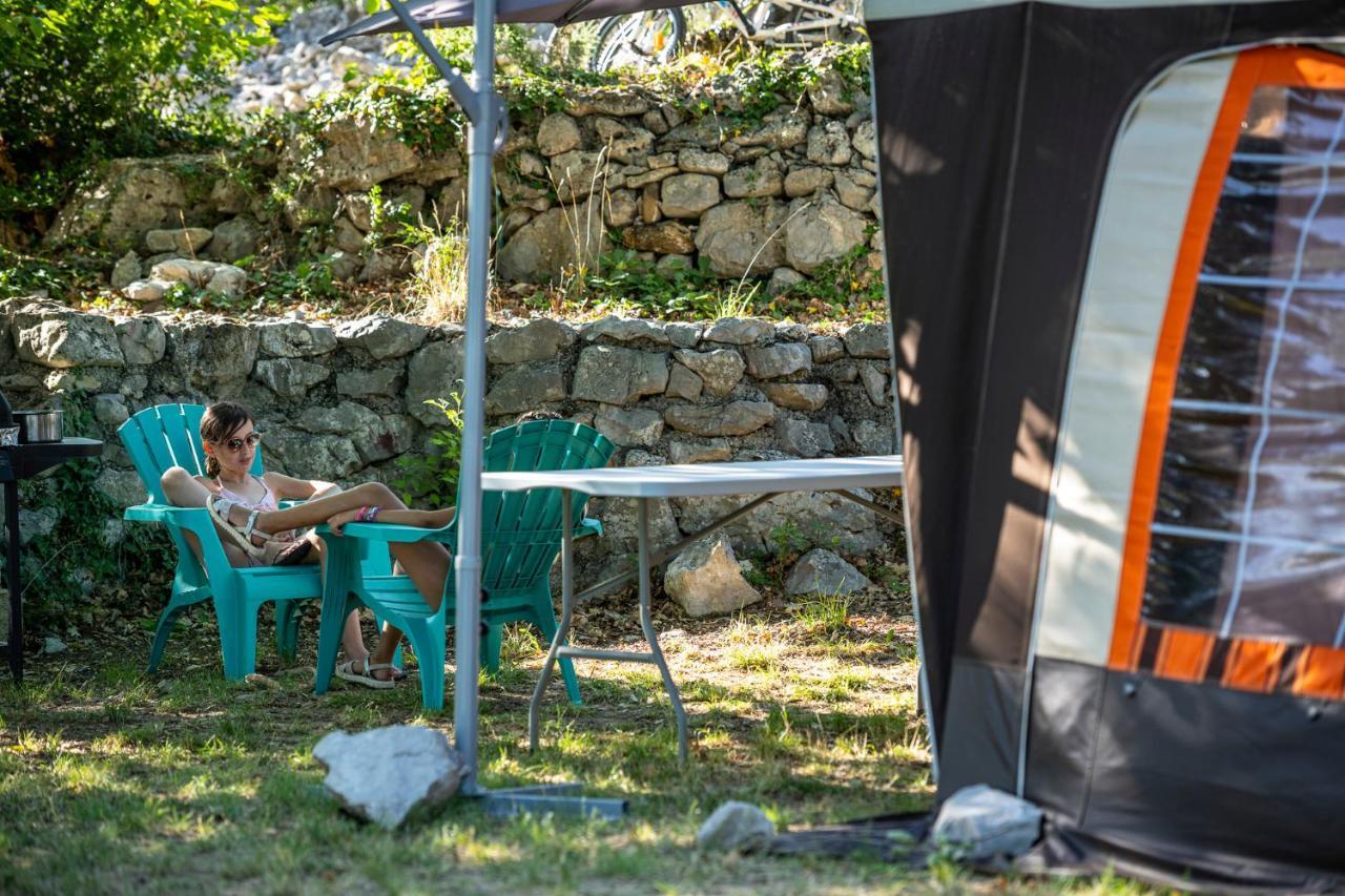 Charmant camping Familiale 3 Etoiles vue 360 plage piscine à débordement empl XXL Labeaume Exterior foto