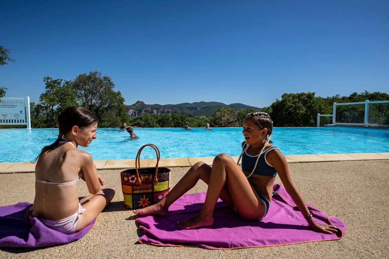 Charmant camping Familiale 3 Etoiles vue 360 plage piscine à débordement empl XXL Labeaume Exterior foto