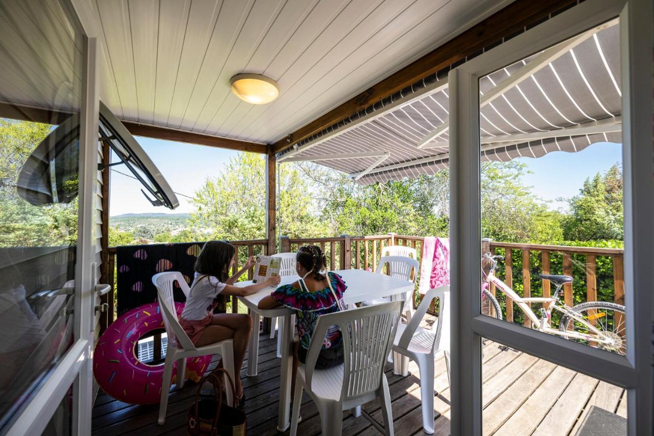 Charmant camping Familiale 3 Etoiles vue 360 plage piscine à débordement empl XXL Labeaume Exterior foto