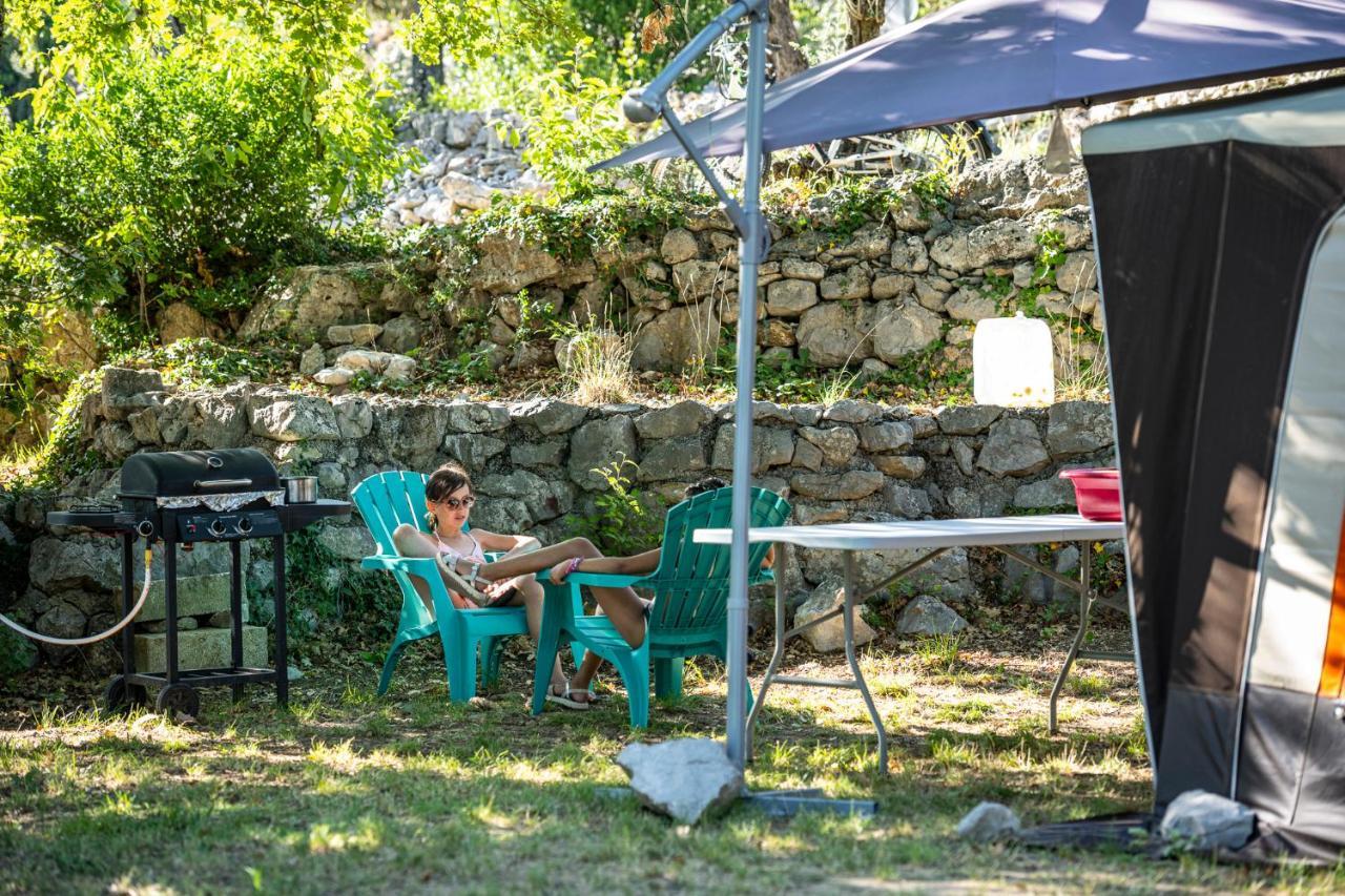 Charmant camping Familiale 3 Etoiles vue 360 plage piscine à débordement empl XXL Labeaume Exterior foto