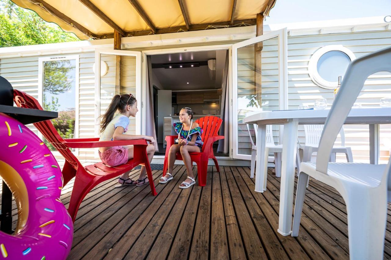 Charmant camping Familiale 3 Etoiles vue 360 plage piscine à débordement empl XXL Labeaume Exterior foto