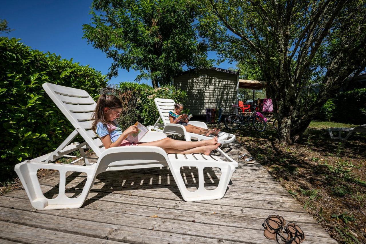 Charmant camping Familiale 3 Etoiles vue 360 plage piscine à débordement empl XXL Labeaume Exterior foto