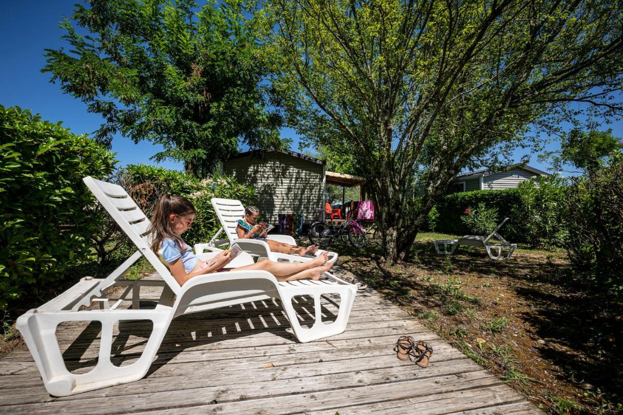 Charmant camping Familiale 3 Etoiles vue 360 plage piscine à débordement empl XXL Labeaume Exterior foto