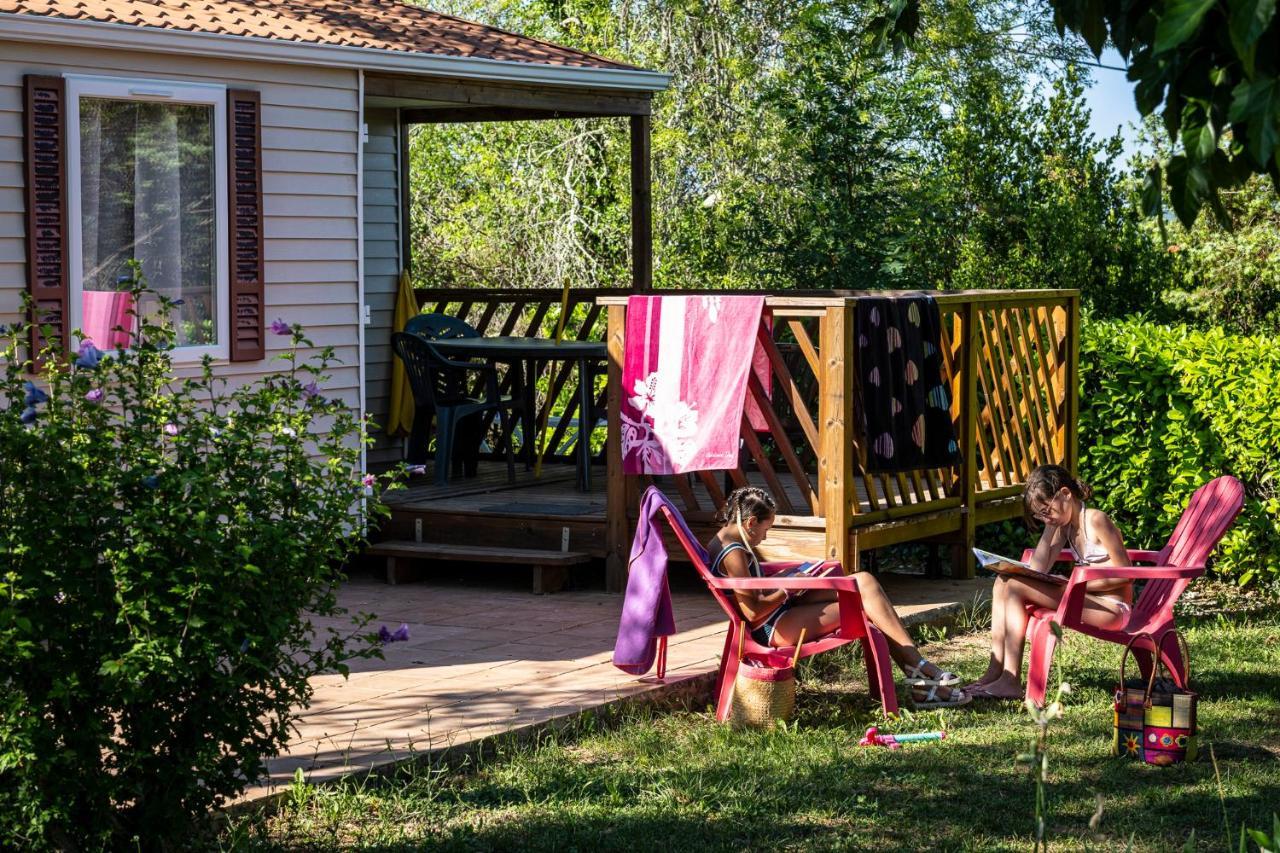 Charmant camping Familiale 3 Etoiles vue 360 plage piscine à débordement empl XXL Labeaume Exterior foto