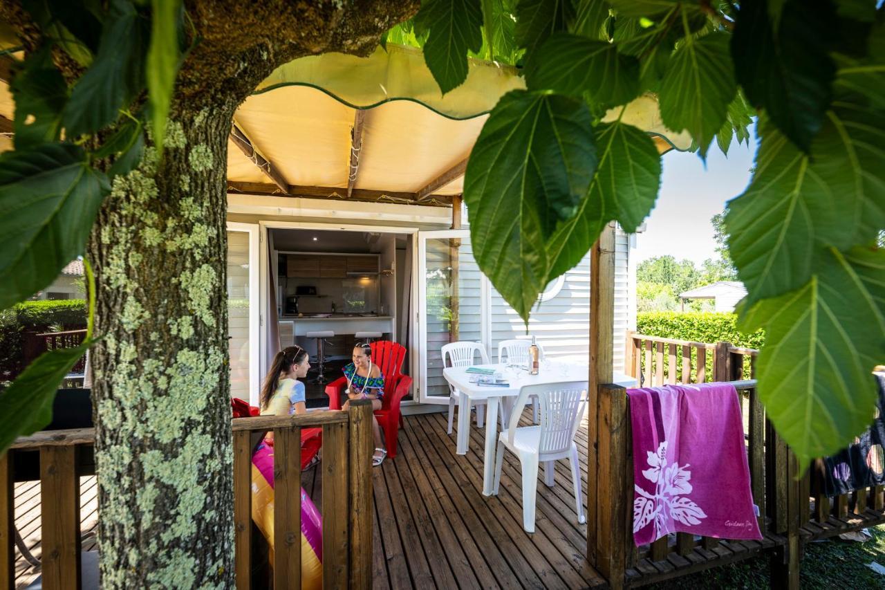 Charmant camping Familiale 3 Etoiles vue 360 plage piscine à débordement empl XXL Labeaume Exterior foto